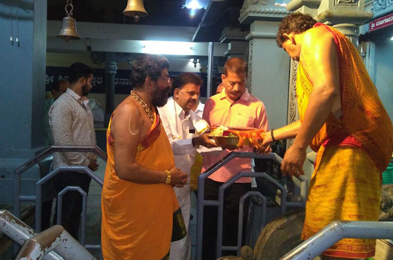 ಮತದಾನ ಜಾಗೃತಿಗಾಗಿ ಶಿರೂರು ಶ್ರೀ ವಿಶೇಷ ಪೂಜೆ